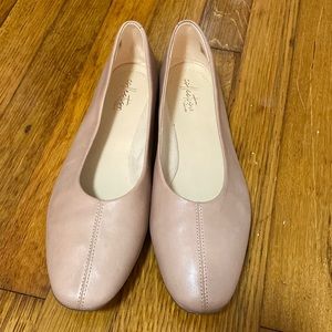 Tan Clark’s flats us size 9.5